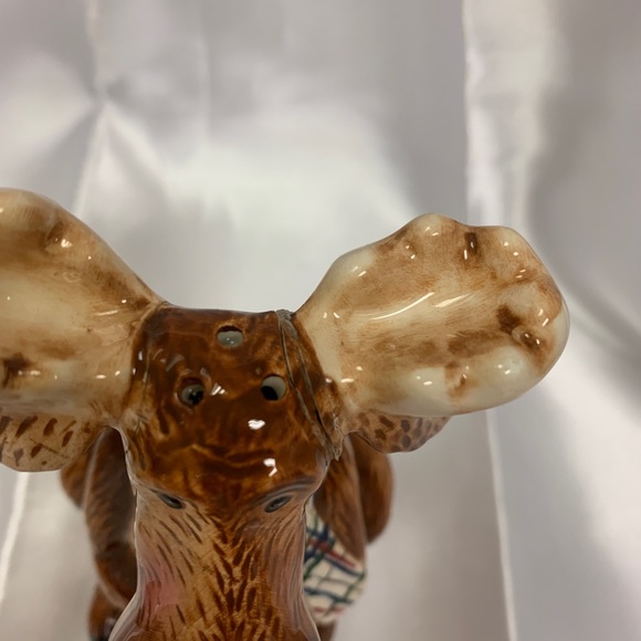 Vintage 2005 Young’s Moose Salt and Pepper Shakers - Picture 6 of 6